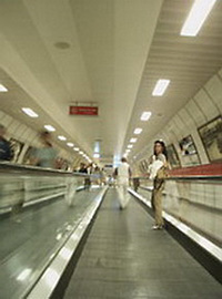 Dobner Metalldecken in U-Bahnh&ouml;fen von Istanbul, T&uuml;rkei